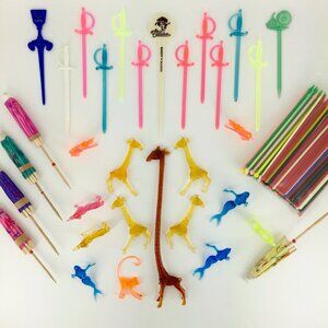 VINTAGE MCM SWIZZLE STICKS + ZOO PIKS COCKTAIL ANIMALS . LOT OF 152 . KITSCH BAR